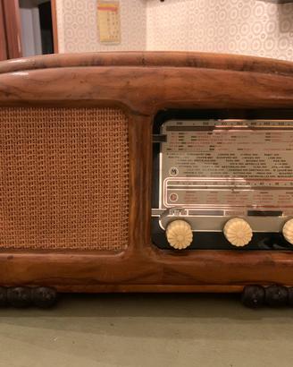 Radio antica in radica