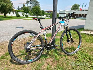 Cube AMS carbon biammortizzata