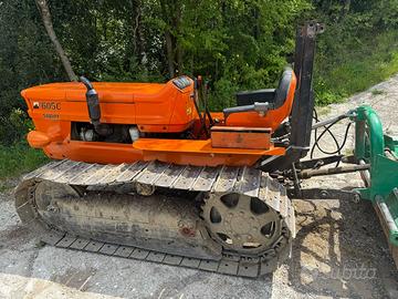 Trattore Fiat 555 con arco di protezione