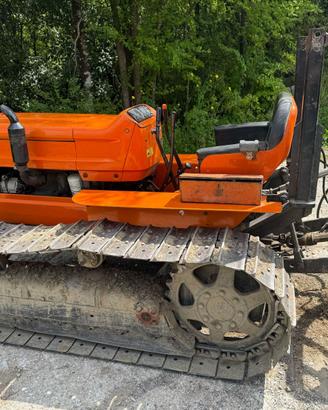 Trattore Fiat 555 con arco di protezione