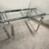 Tavolo in vetro