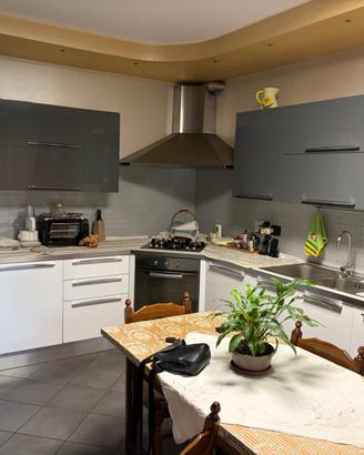 Cucina Angolare Moderna "Veneta Cucine"