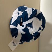 Cappello pescatore Moschino