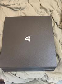 Console Ps 4 Pro con 1000 GB di memoria 