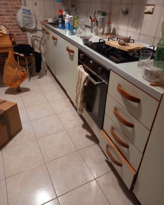 Cucina azzurro chiaro e legno – completa senza ele