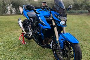 Suzuki GSR 750 SP