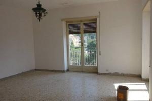 Villa di 158 m² con più di 5 locali e box auto a C