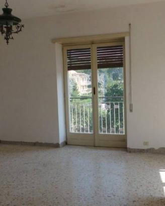 Villa di 158 m² con più di 5 locali e box auto a C