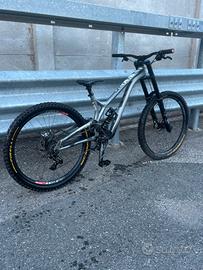 COMMENCAL  V4   DH taglia L