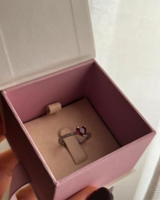 anello con cuore rosso mabina