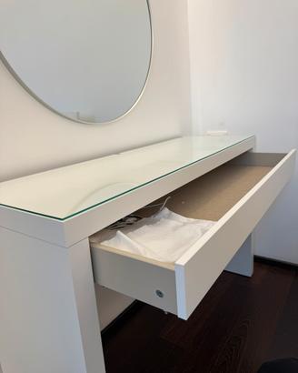 Scrivania piccola con specchio