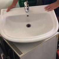 Lavandino con miscelatore