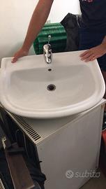 Lavandino con miscelatore