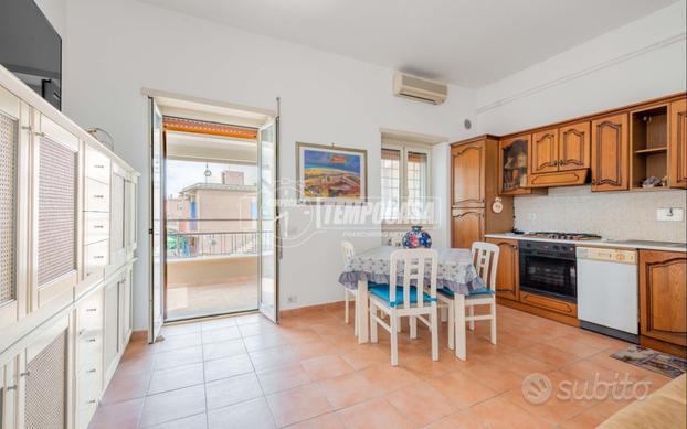 Appartamento a Fiumicino Via Monastir 4 locali