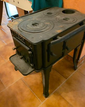 Antica stufa legna - cucina con 3 fuochi