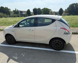 Lancia y
