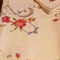 tovaglia ricamata vintage