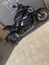 Ducati Diavel V4 - 2025