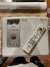 Proiettore TOSHIBA TDP-MT700 Home Cinema