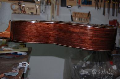 Chitarra acustica di liuteria