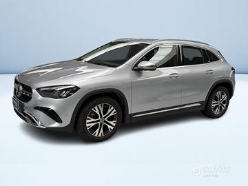 Mercedes GLA 180 d Progressive Advanced auto