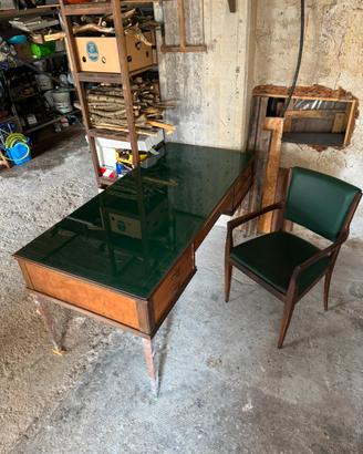 Scrivania vintage anni ’50 con vetro verde