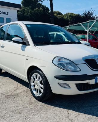 Lancia Ypsilon 1.3 Multijet 16V Momo Design