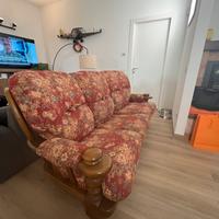 Divano vintage in legno massiccio