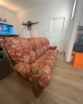 Divano vintage in legno massiccio