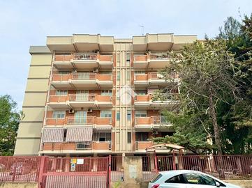 4 LOCALI A BARI