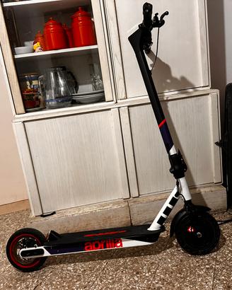 Monopattino aprilia esrz
