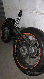 Cerchi a raggi ktm 690 SM con gomme