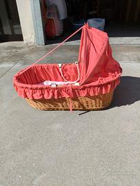 Culla in vimini.
