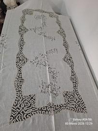 Tovaglia ricamata a mano x12 