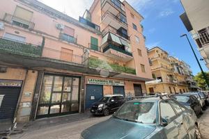 3 LOCALI A NAPOLI