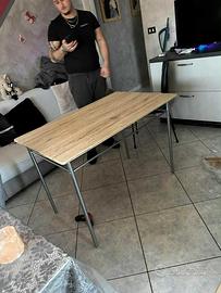 Tavolo con 4 sedie da giardino o terrazzo