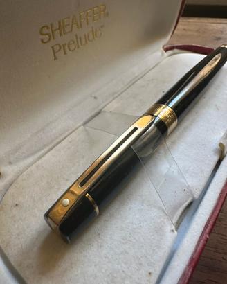 Sheaffer Prelude acciaio brunito ed oro