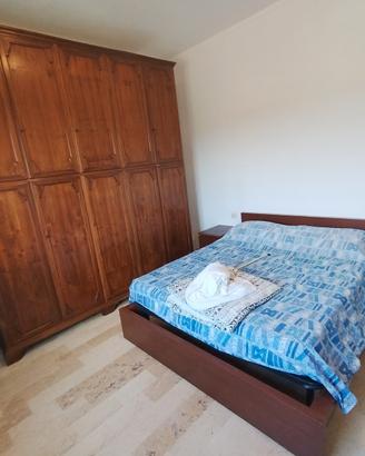 Camera da letto completa in legno