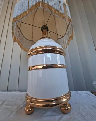 Lampada da tavolo in ceramica bianca e oro