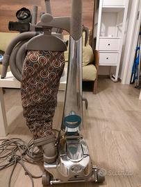 Aspirapolvere Kirby Sentria completo di accessori