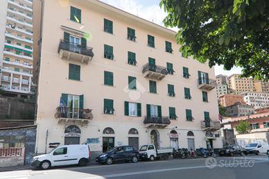4 LOCALI A GENOVA