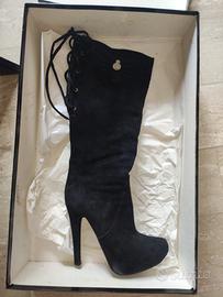 Left and Right stivali