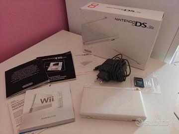 Nintendo Ds lite con scatola manuali e caricabatte