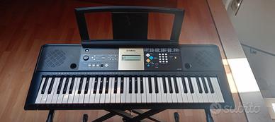 pianola yamaha ypt-220