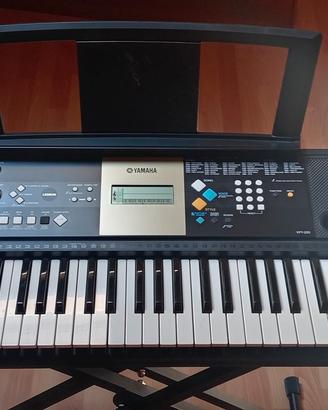 pianola yamaha ypt-220
