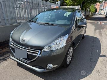Peugeot 208 1.2VTi
