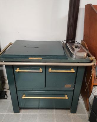 cucina a legna in ghisa