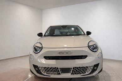 FIAT 600 HYBRID CV DCT MHEV LA PRIMA