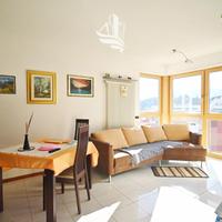 Luminoso trilocale con balcone e garage doppio in