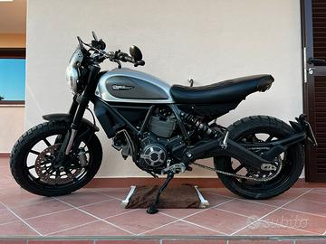 Ducati scrambler Icon 800